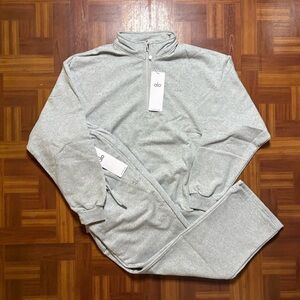 New With Tag GREY ALO Yoga Set - Men's Medium - 1/4 Zip Pullover + SL
Sweatpants